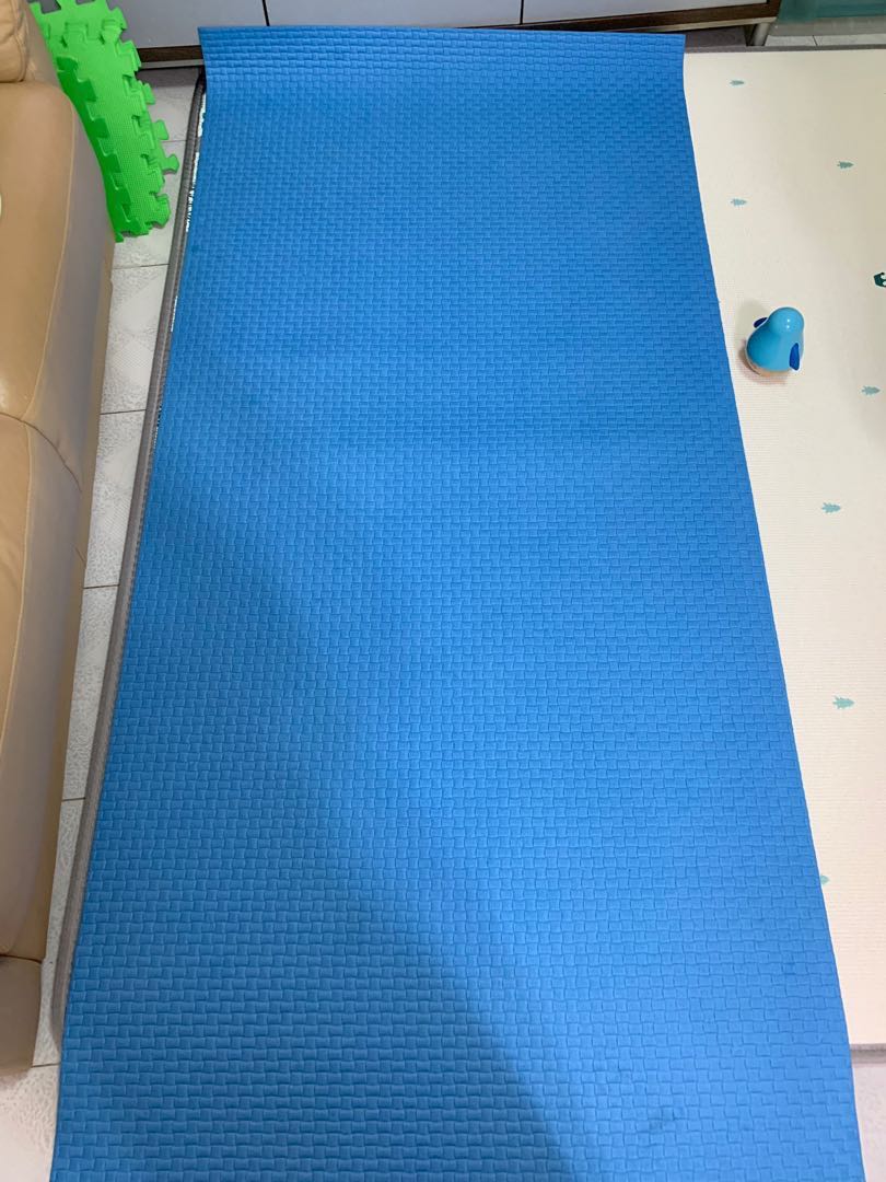 blue play mat