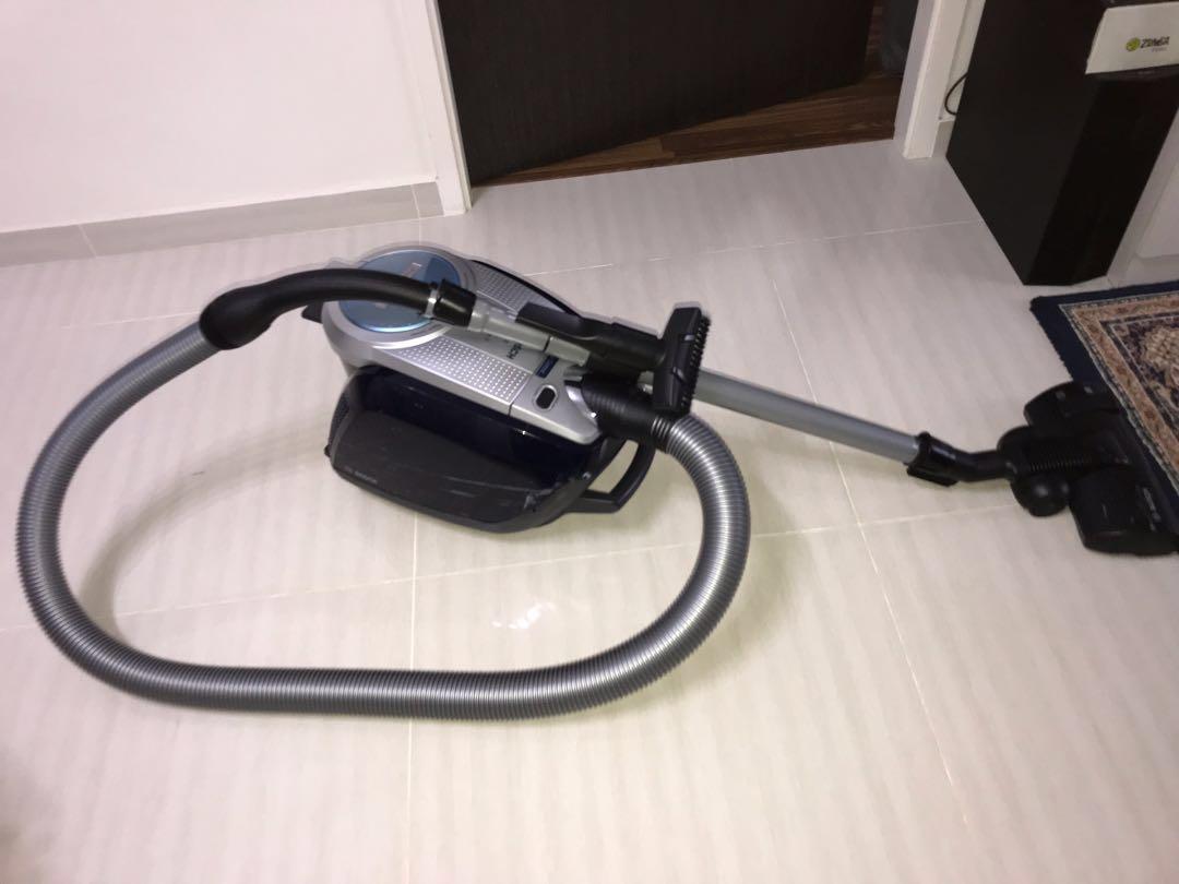 Bosch vacuum cleaner GS50 Power silence 3, TV & Home Appliances