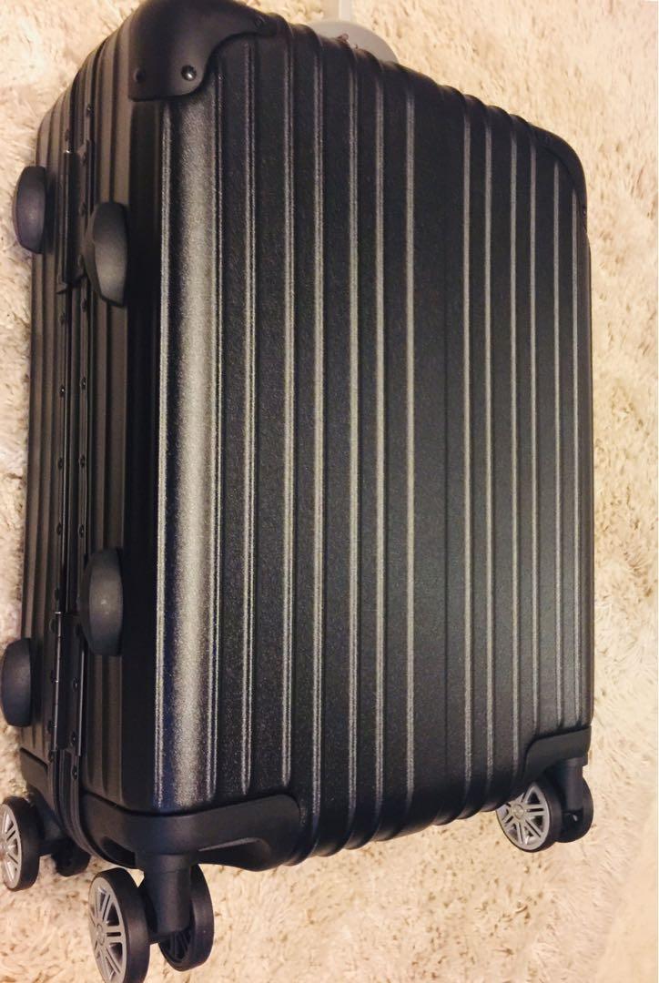 Ecco luggage top