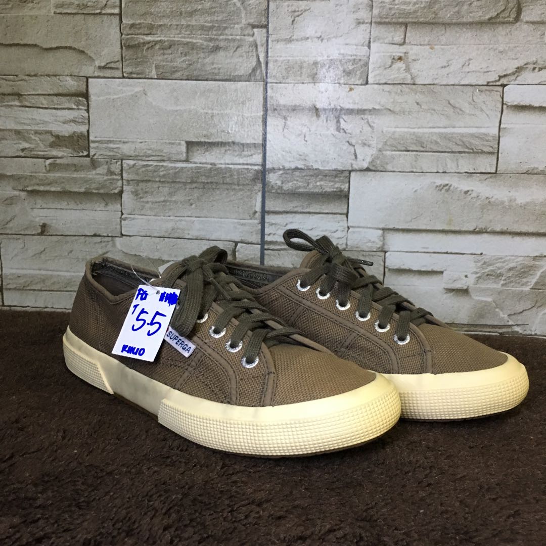 kasut superga