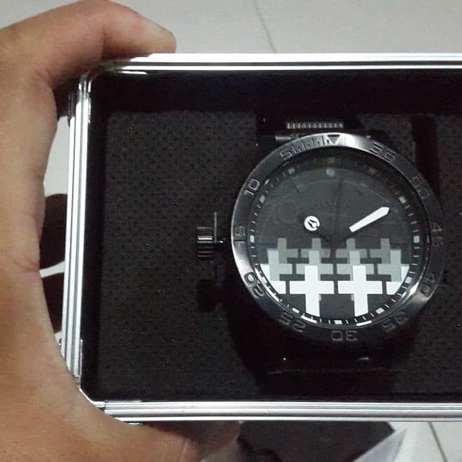 Nixon metallica master of puppets outlet watch