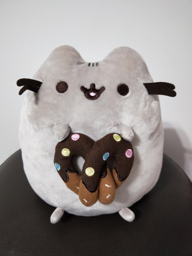 Pusheen pretzel shop