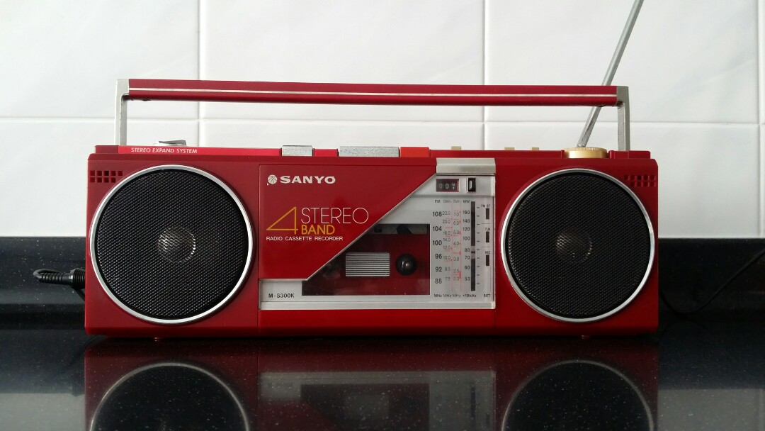 Sanyo Cassette Tape Player with Radio, Audio, Portable Music Players on