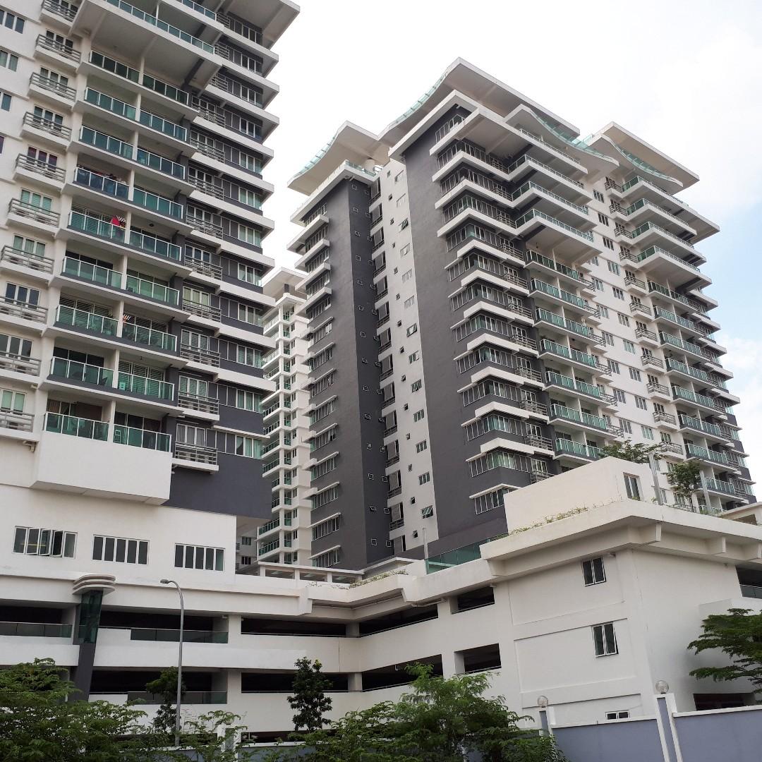 Regina USJ 1, Big Unit, Spacious Layout, 1313 sqft, 2 Car parks