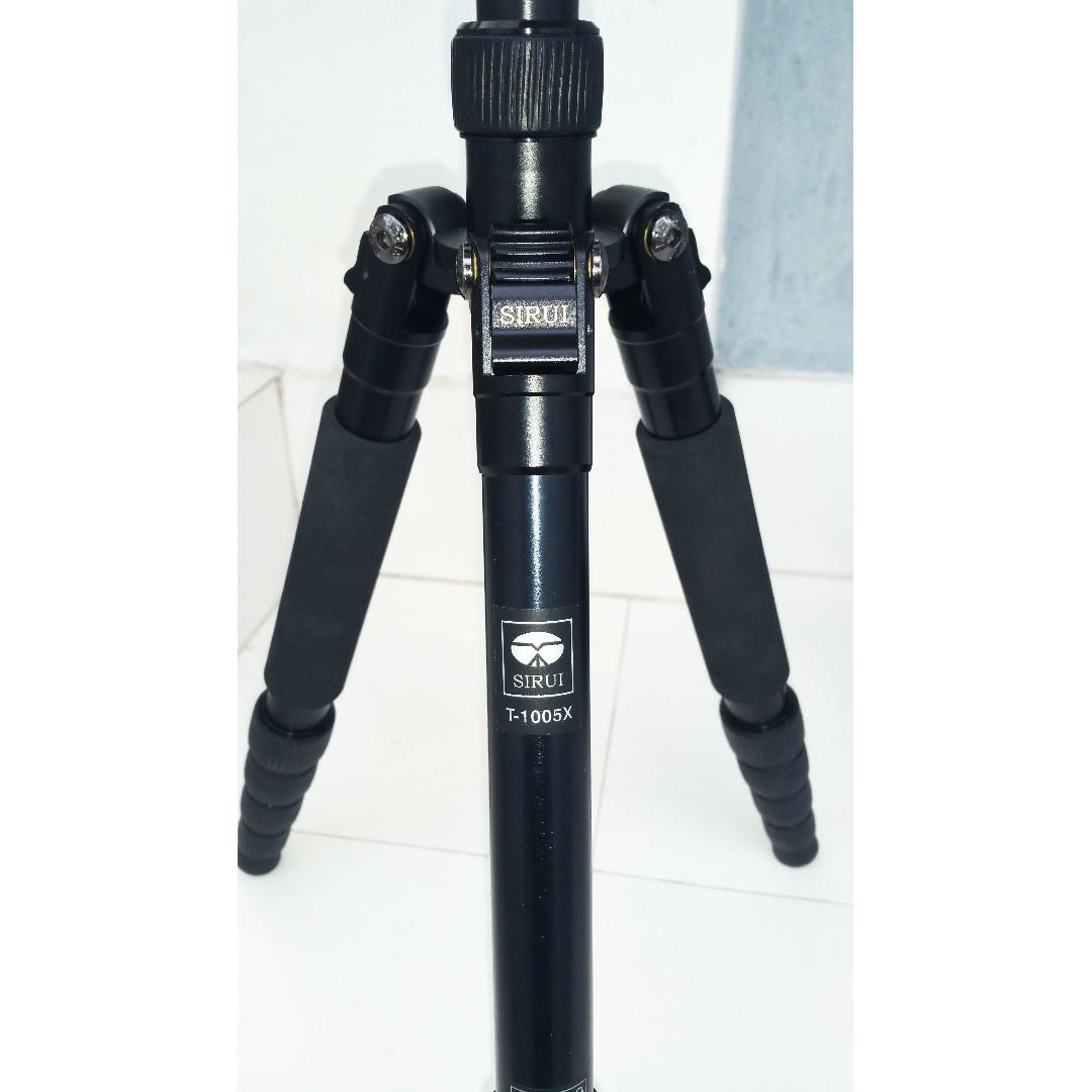 Sirui T 1005x 5 Section Aluminum Tripod Photography On Carousell