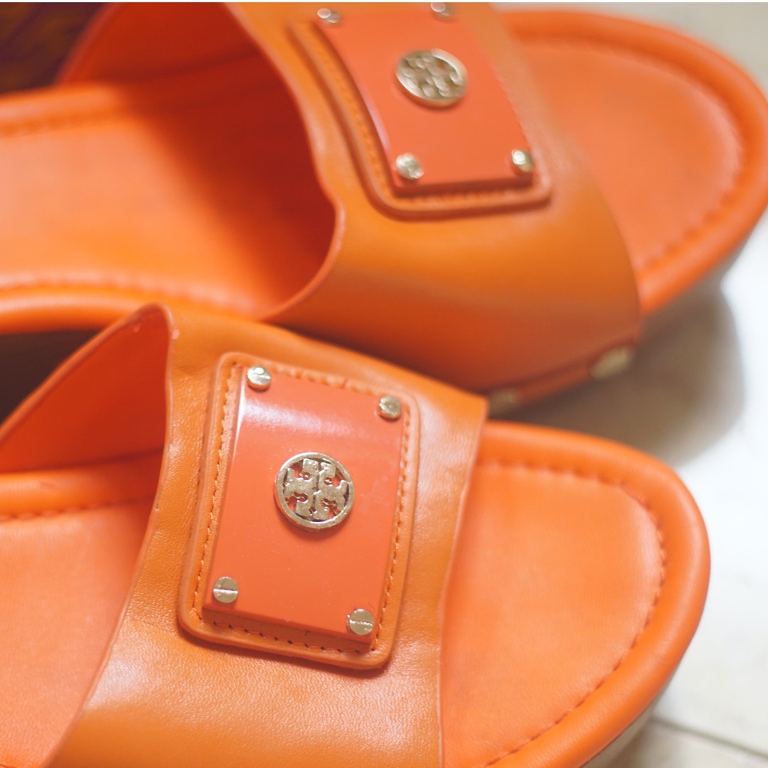 TORY BURCH 'PAMELA' Leather Wedge Orange Slip on Sandals // TORY BURCH  WEDGES, Fesyen Wanita, Sepatu di Carousell