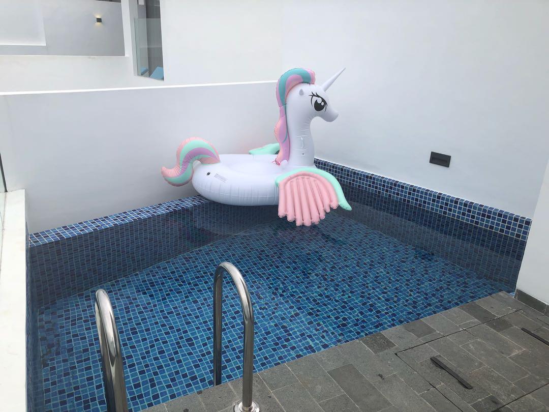 Unicorn Float (Category: Water Sports) located in Singapore. Submitted by itssameee (Listing ID 204766547, Image 2). Description: Selling this unicorn float. Bought new and used only once for a getaway. Don’t think it’ll be utilized anytime soon hence selling to clear space. Able to fit 2 adults. No holes or damages on the float. Picture taken 13 Dec. Will throw in a free portable electrical pump. Able to delivery it to you for an additional $10.