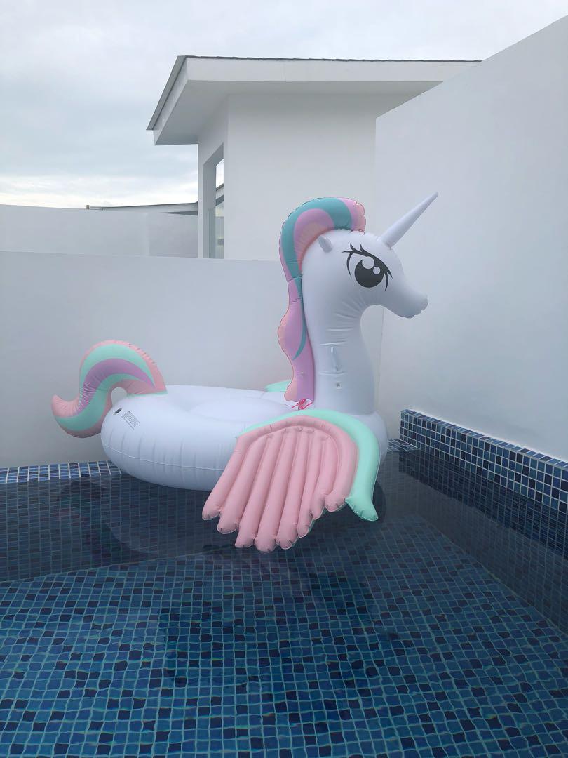 Unicorn Float (Category: Water Sports) located in Singapore. Submitted by itssameee (Listing ID 204766547, Image 3). Description: Selling this unicorn float. Bought new and used only once for a getaway. Don’t think it’ll be utilized anytime soon hence selling to clear space. Able to fit 2 adults. No holes or damages on the float. Picture taken 13 Dec. Will throw in a free portable electrical pump. Able to delivery it to you for an additional $10.