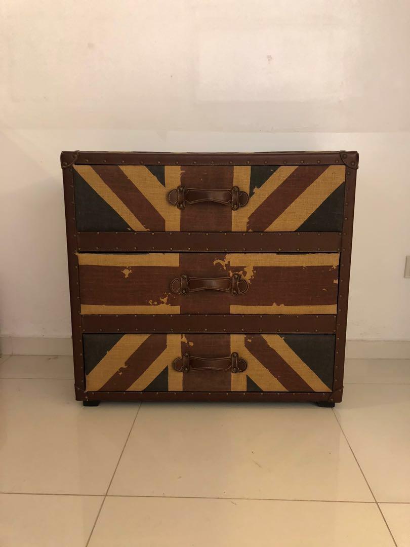 Vintage chest drawers, Furniture, Shelves & Drawers on Carousell