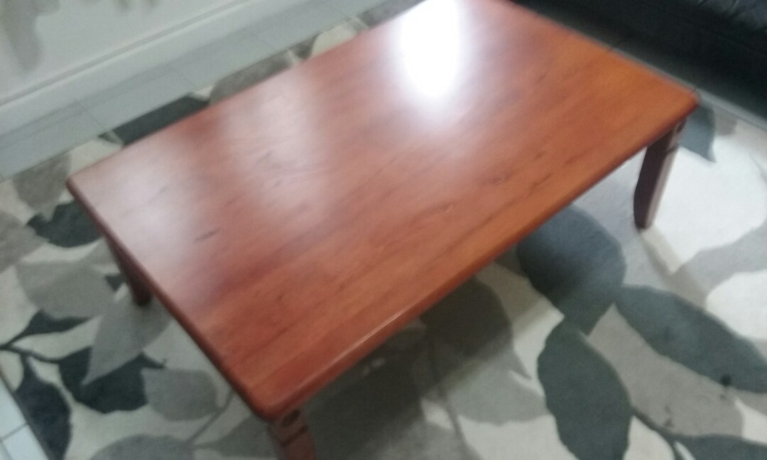 Walnut Coffee Tablit Withn2 Free Wooden Antiquw Chair