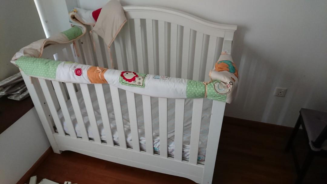 Cot and changing table set, Babies & Kids, Bathing & Changing, Changing