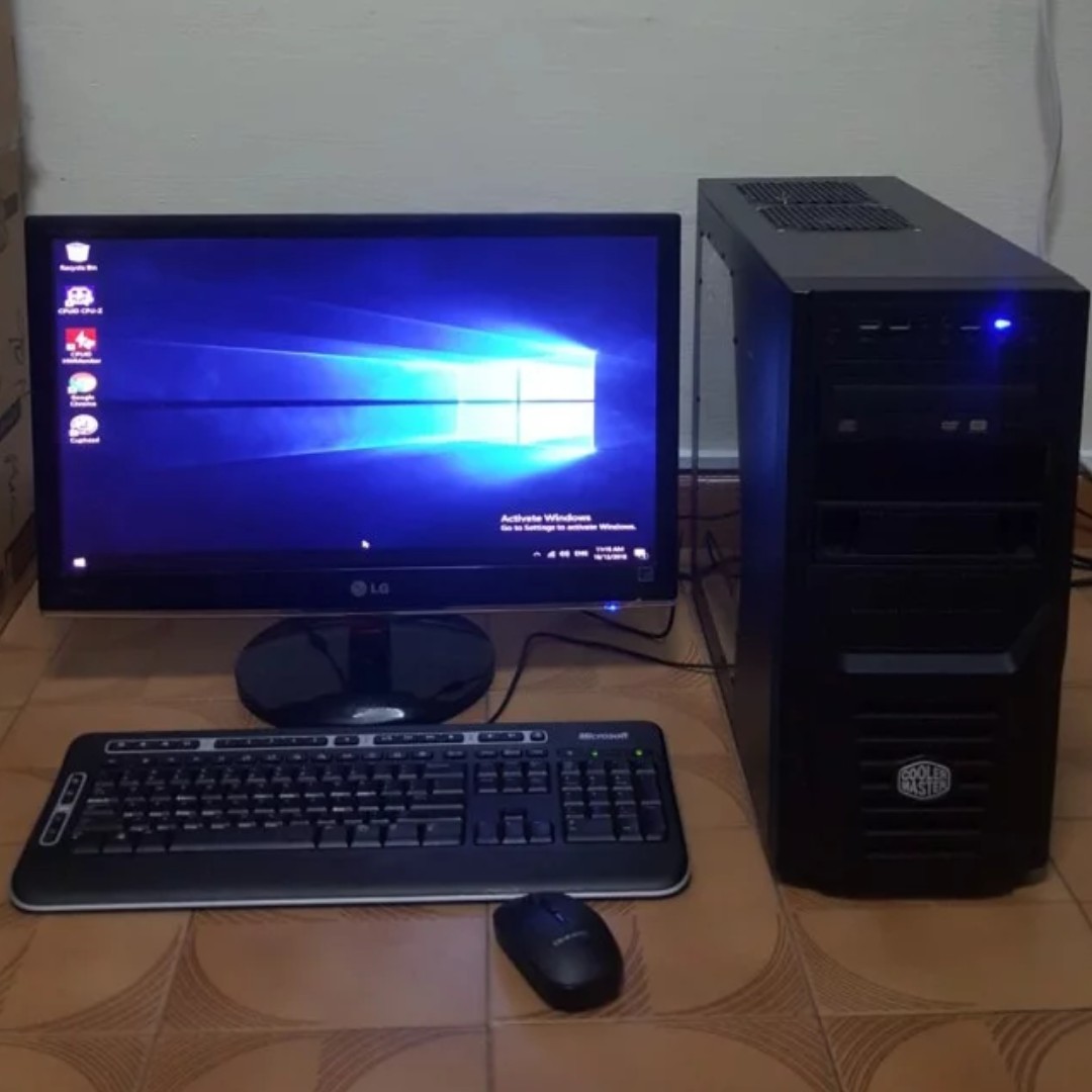 Desktop Computer with 22