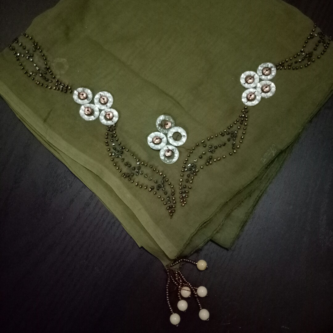 Kerudung Jilbab Hijab Paris Branded Payet Segi 4 Womens Fashion