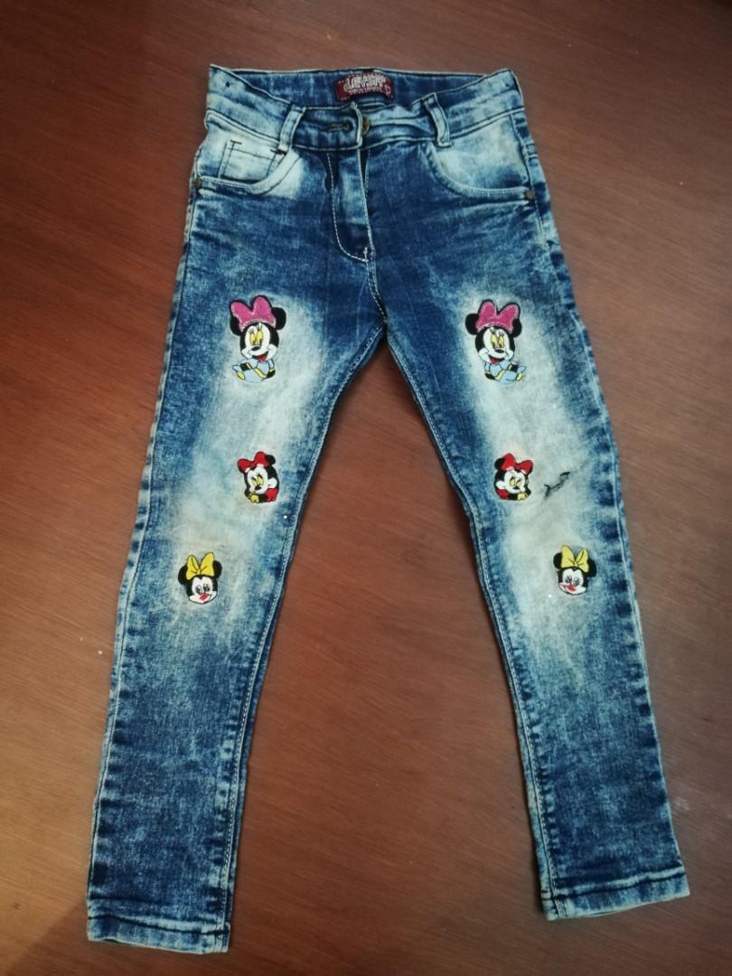 Kids Pants (Category: Babies & Kids Fashion) located in Manila. Submitted by prelovedbysandy (Listing ID 205027014, Image 2). Description: EUC, super good deal 👌 Bought in Canada Size 5 to 6 yrs on tag.