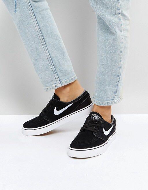 women's nike suede trainers