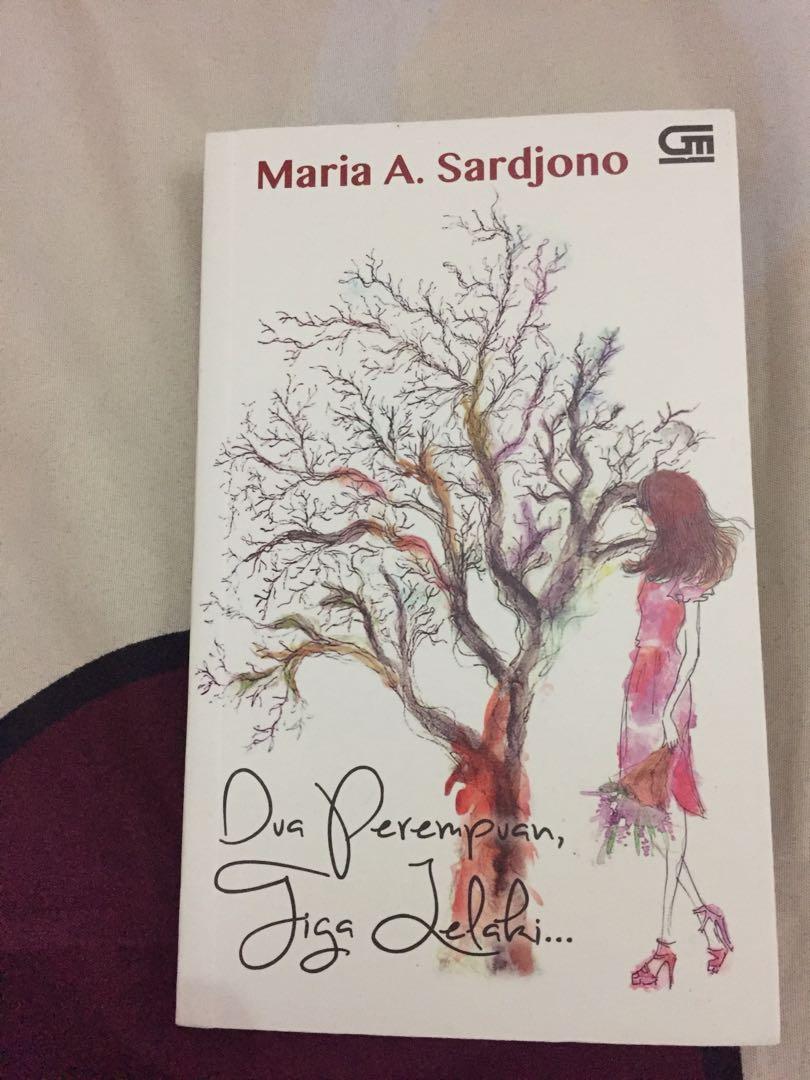 Novel Maria A Sardjono Dua Perempuan Tiga Lelaki Buku Alat Tulis Buku Di Carousell