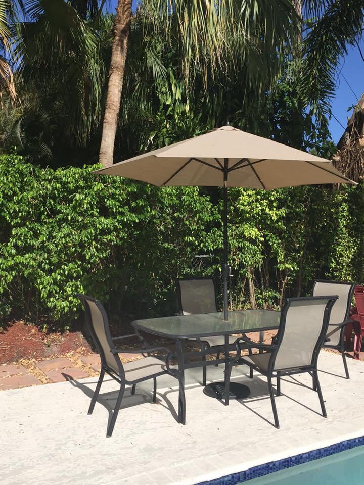 Outdoor Table Chairs And Umbrella Furniture Tables Chairs On