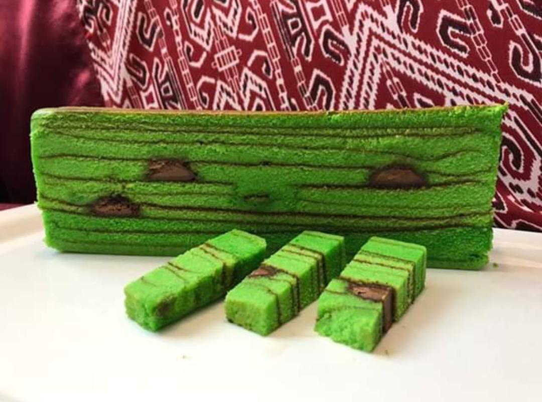 Pandan Cadbury Kek Lapis Sarawak Food Drinks Baked Goods On Carousell