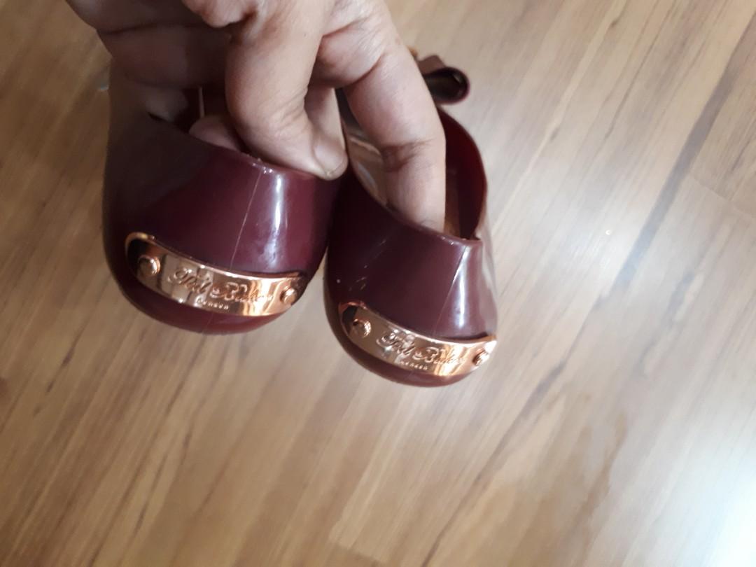Ted Baker (Category: Other Accessories) located in Singapore. Submitted by zekebebs (Listing ID 204875270, Image 3). Description: .