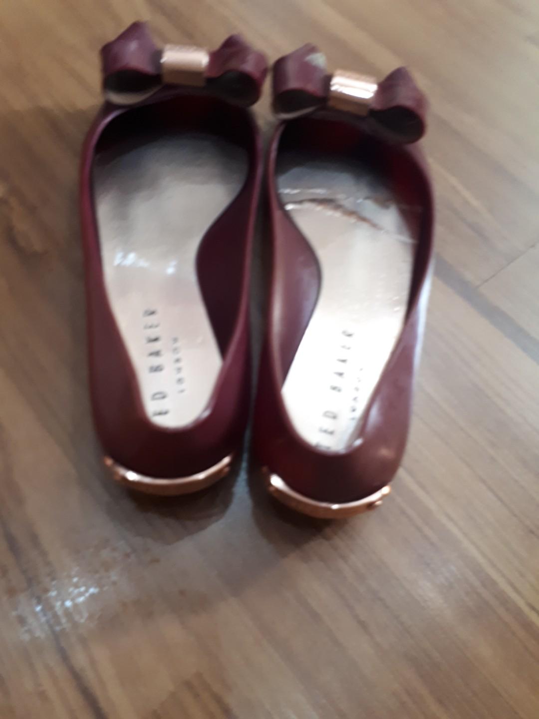 Ted Baker (Category: Other Accessories) located in Singapore. Submitted by zekebebs (Listing ID 204875270, Image 2). Description: .