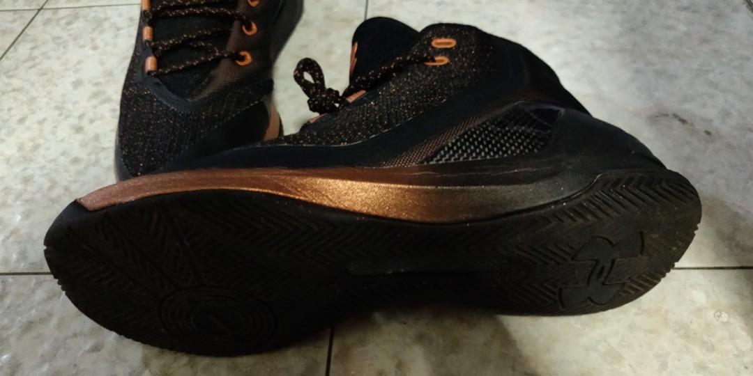 curry 3 men black