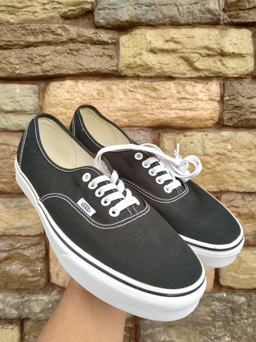 Classic vans authentic shop