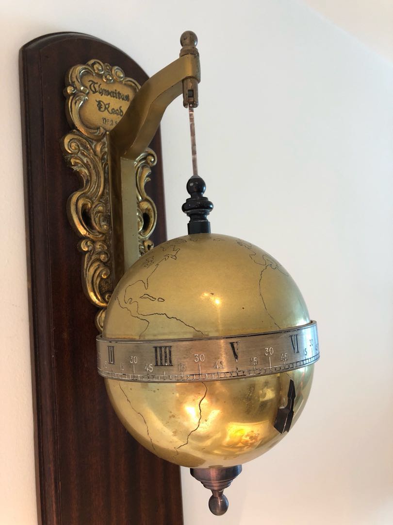 Thwaites & Reed globe gravity ball clock vintage, Hobbies & Toys