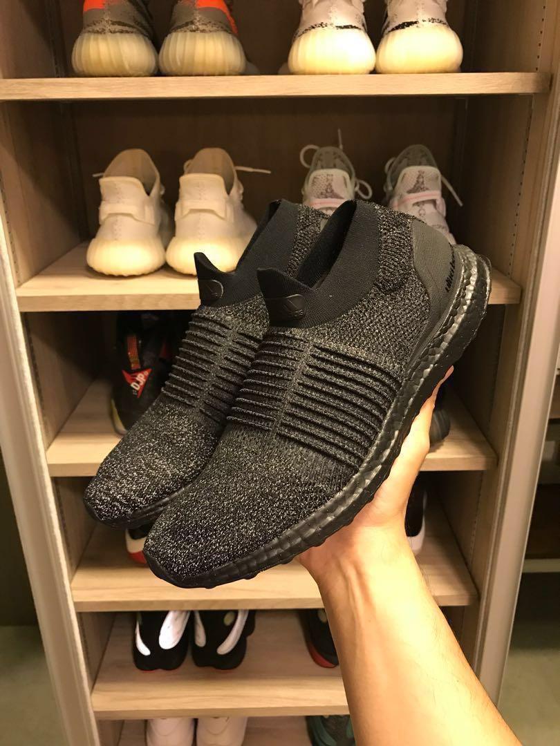 ultraboost laceless triple black