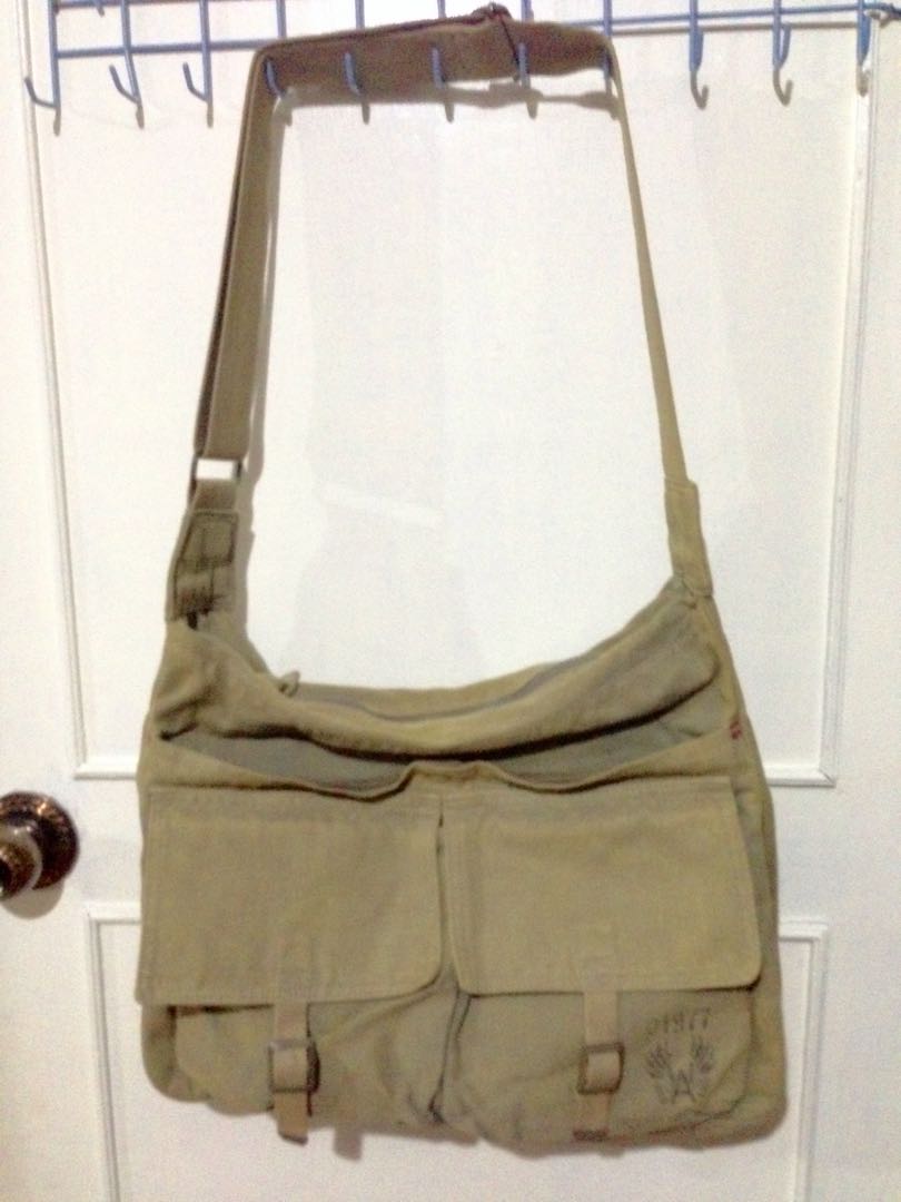 American eagle sales messenger bag