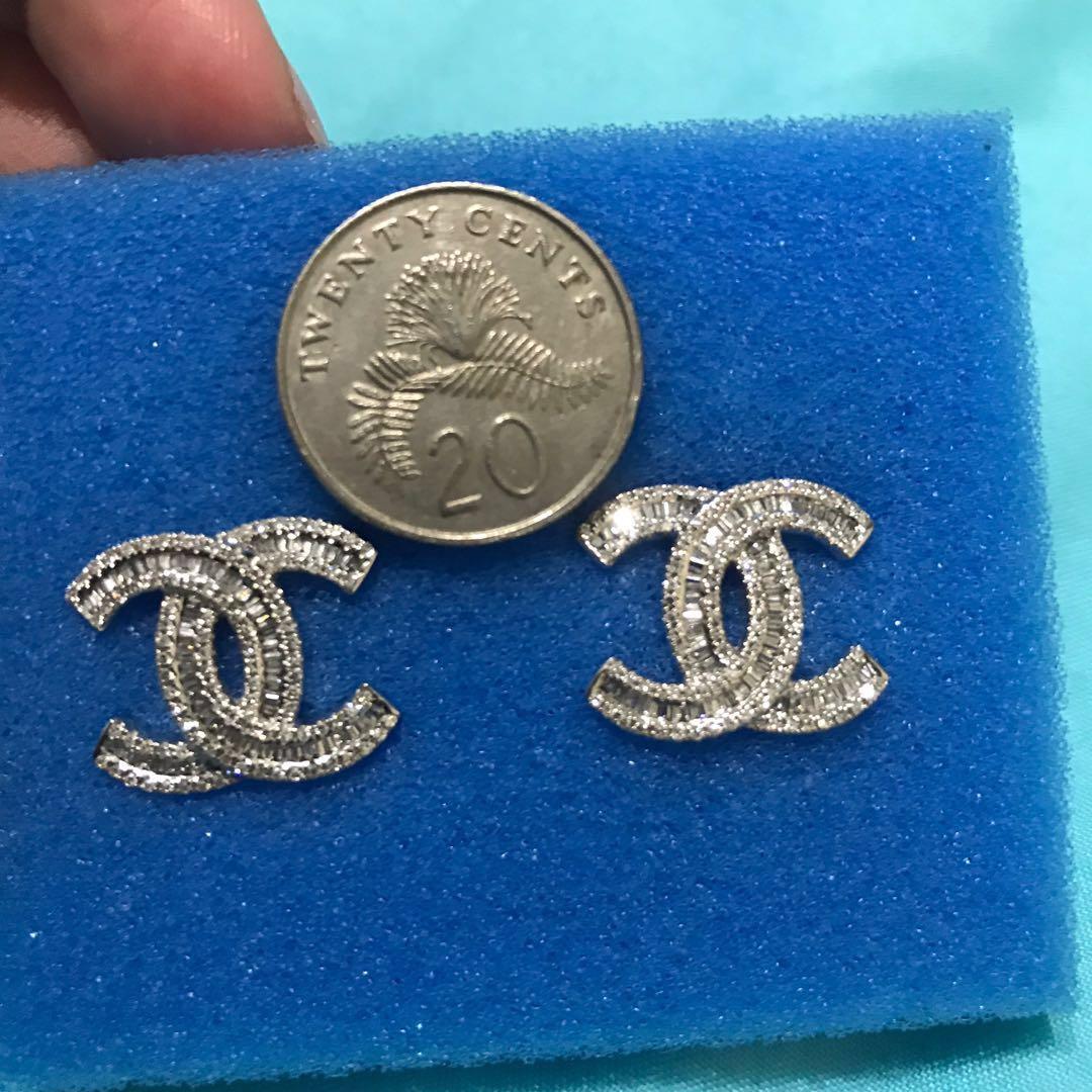 Chanel design CC Diamond Earrings Real diamonds