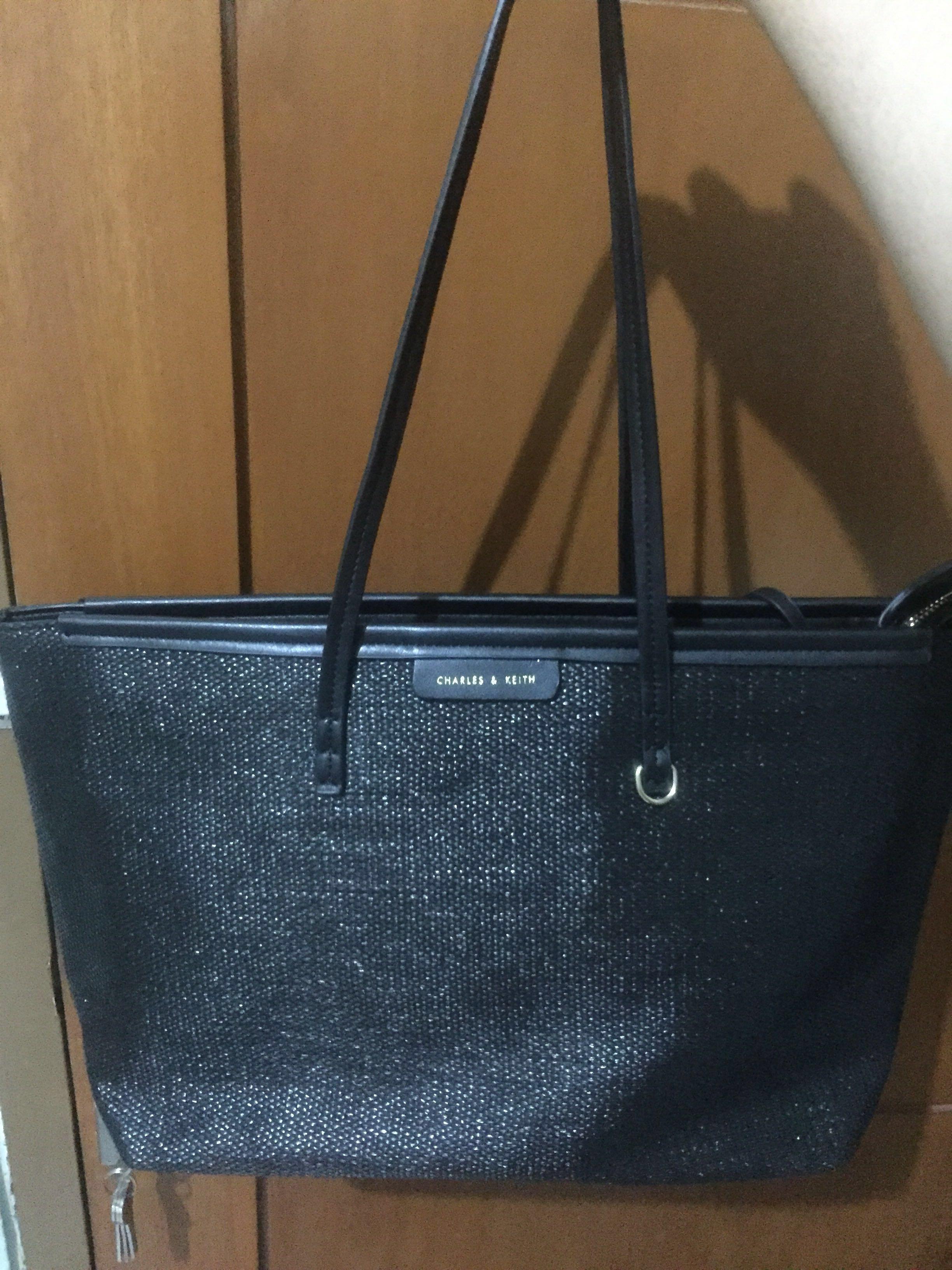 Charles and Keith Textured Tote Bag Fesyen Wanita Tas Dompet di Carousell