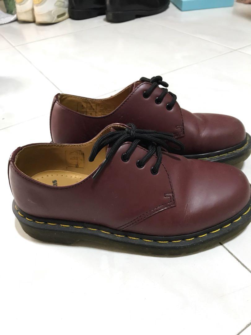 Dr martens maroon low cut hotsell