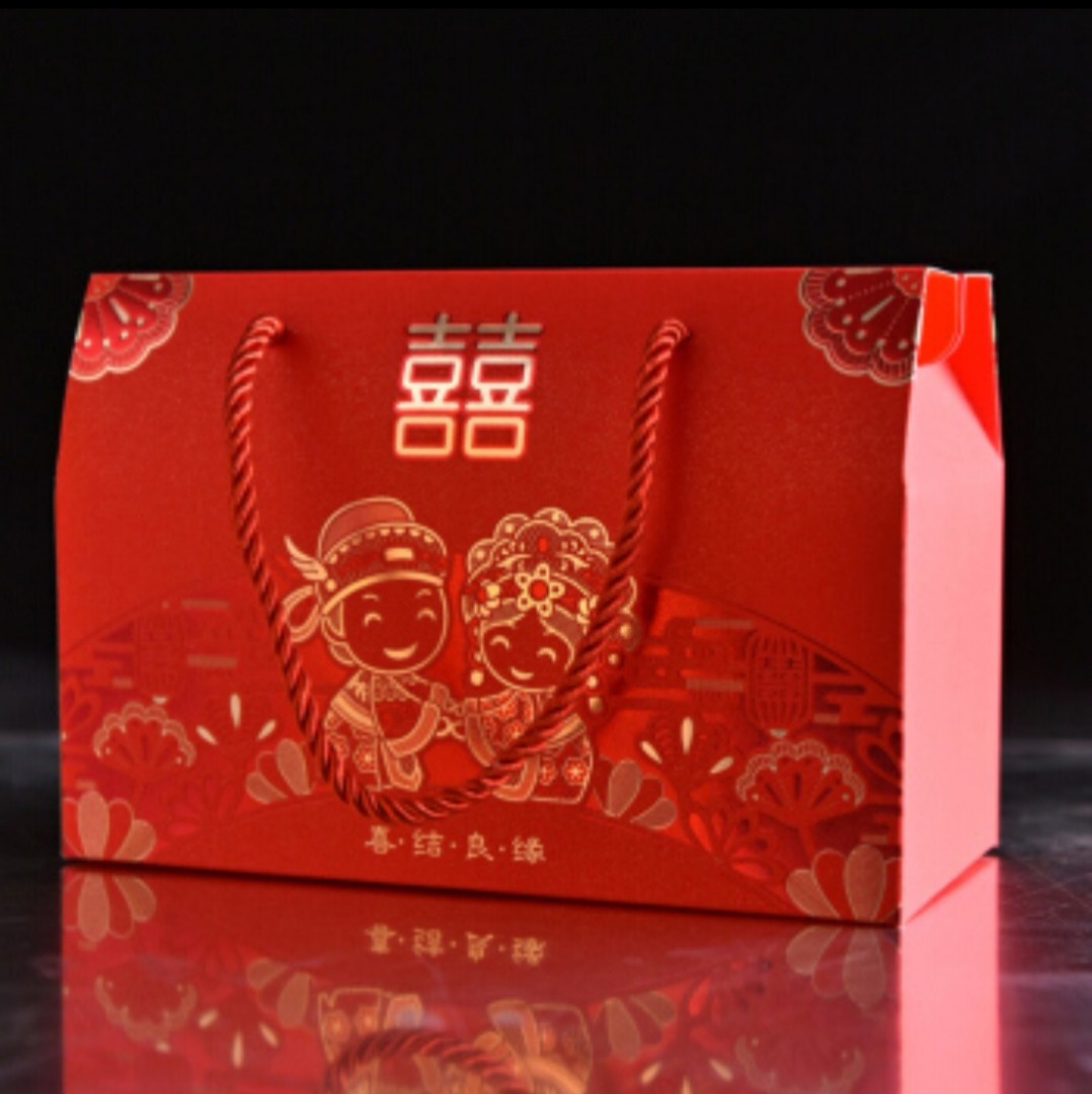Guo da li wedding paper bag / box / carrier, Everything Else on Carousell
