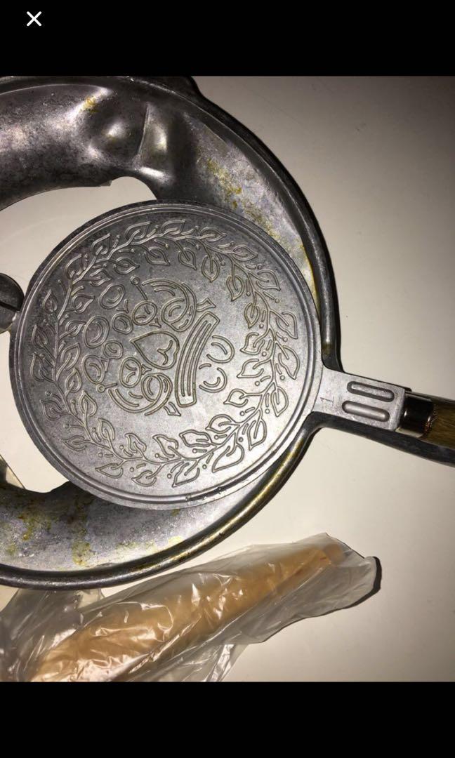 norwegian krumkake and pizzelle iron
