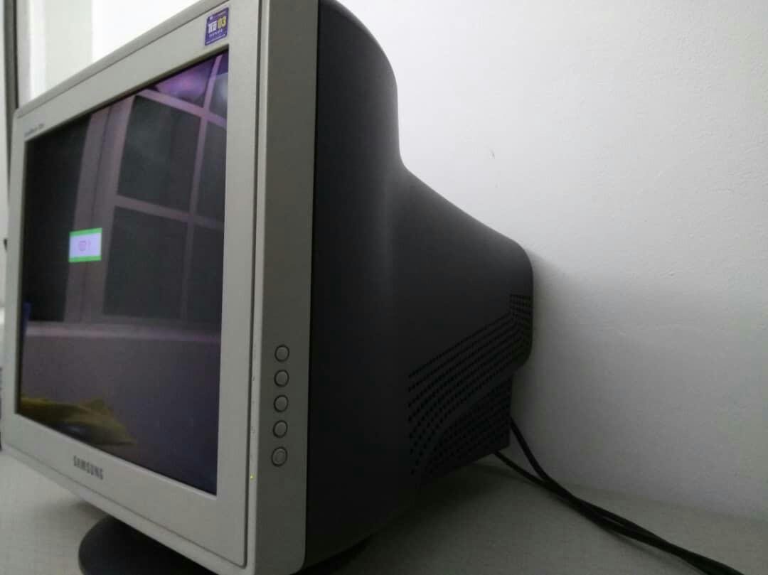 samsung syncmaster 793df crt monitor