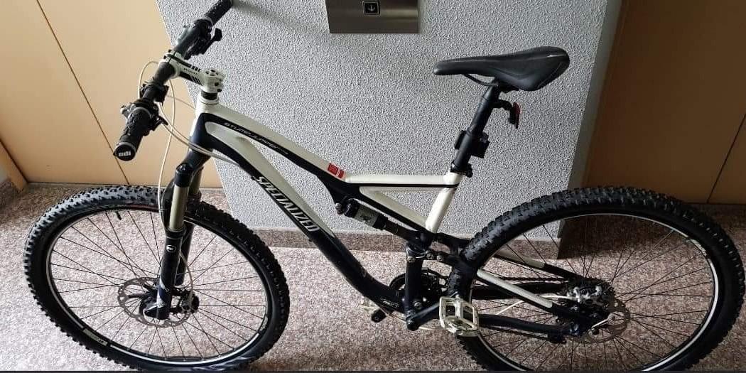 Specialized stumpjumper fsr best sale comp carbon 2011