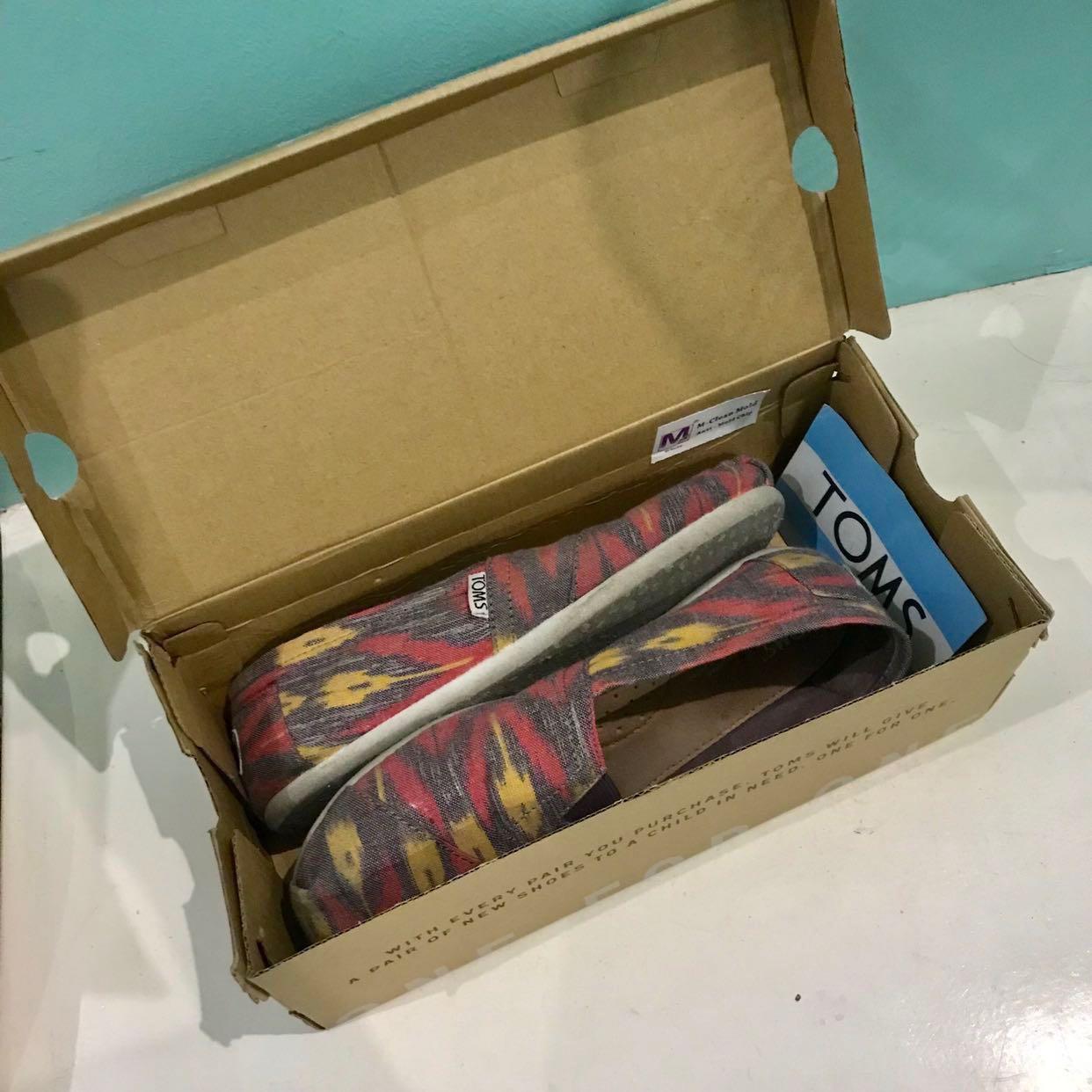Toms Printed Slip On Shoes Women S Fashion Shoes On Carousell