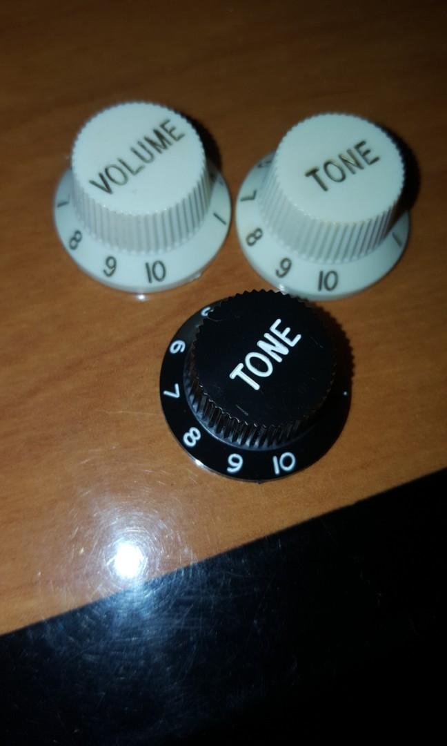 Fender volume/tone knobs(pots) (Category: Music Accessories) located in Singapore. Submitted by richardang (Listing ID 204088445, Image 1). Description: Fender knobs.