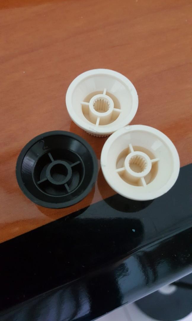 Fender volume/tone knobs(pots) (Category: Music Accessories) located in Singapore. Submitted by richardang (Listing ID 204088445, Image 2). Description: Fender knobs.