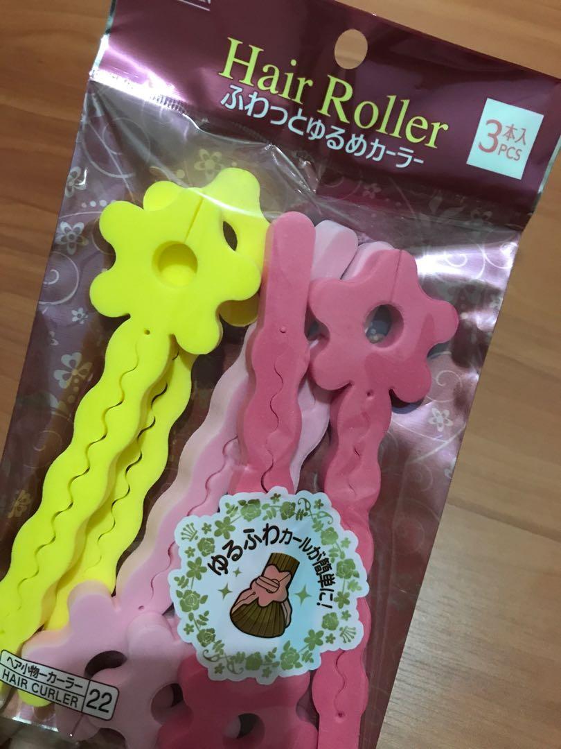 Hair curler Daiso, Beauty & Personal Care, Hair on Carousell