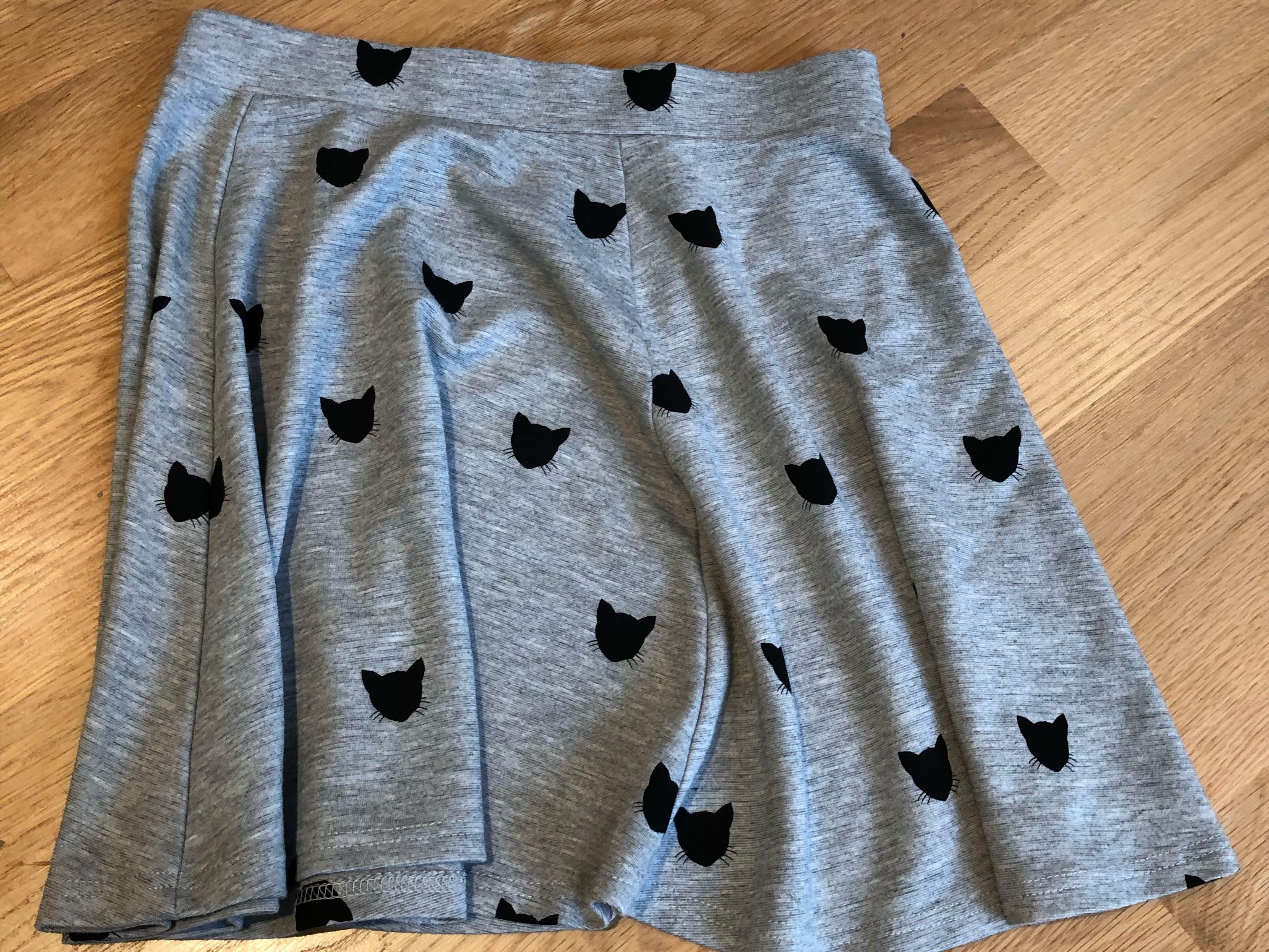 H M Grey Cat Print Skirt Women S Fashion Muslimah Fashion On