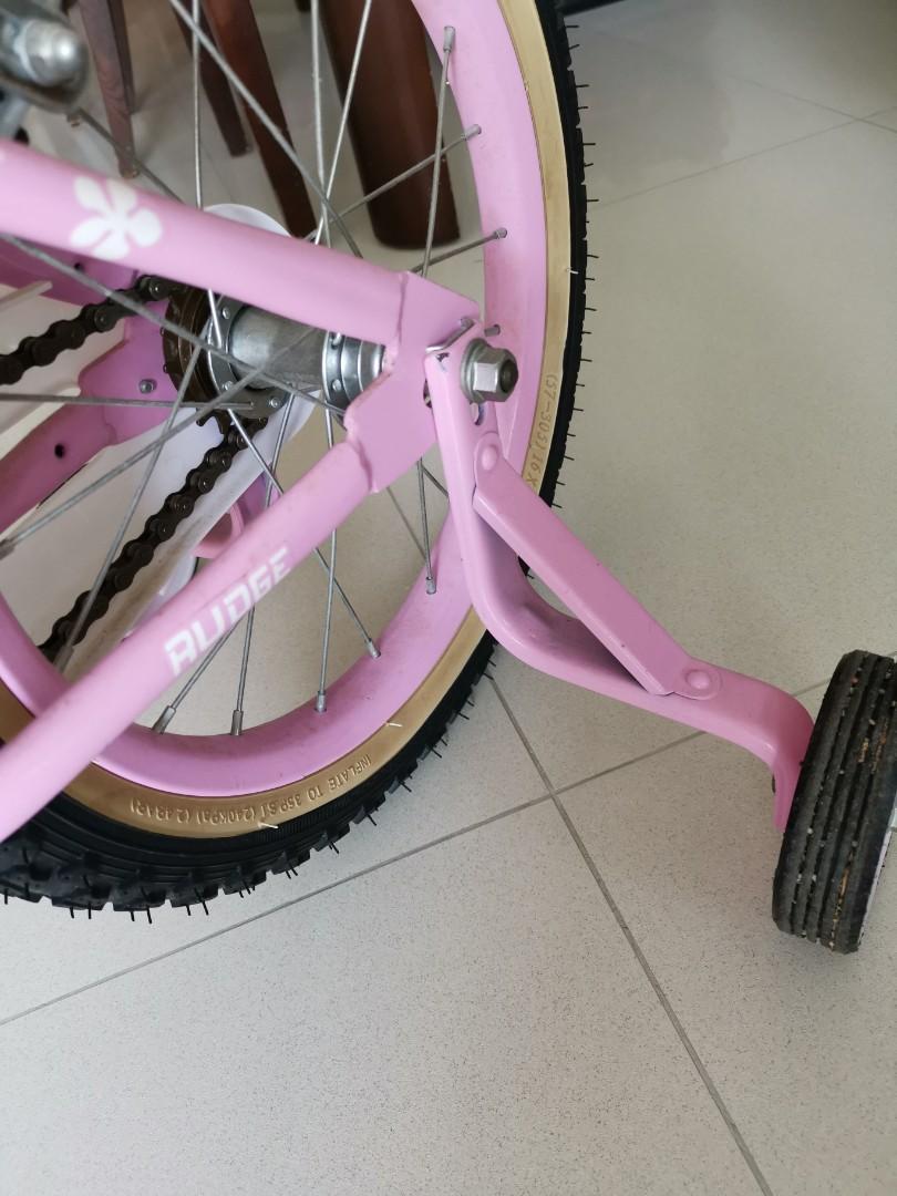 Lightly used Tricycle suitable for 57 years old, Babies & Kids