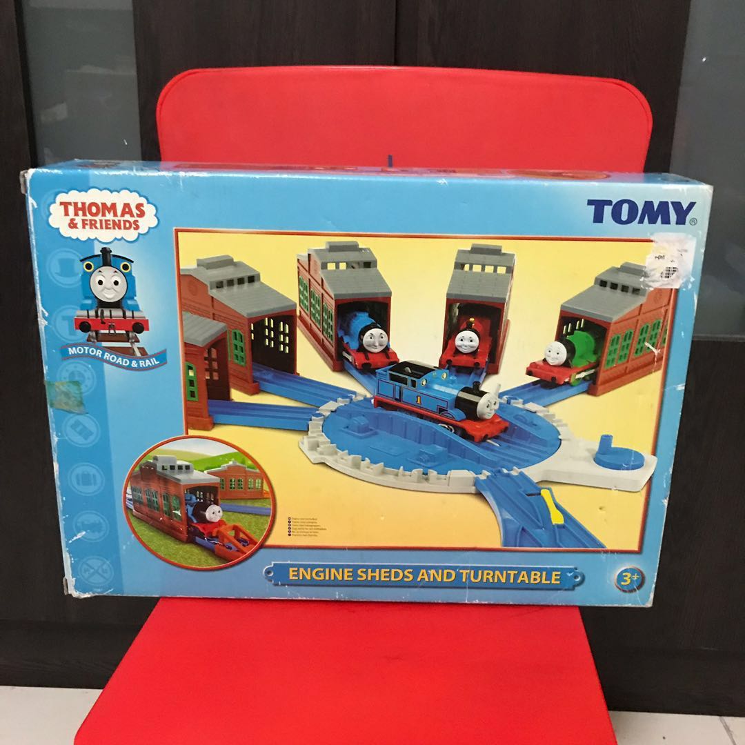 Thomas The Train Engine Sheds and Turntable, Hobbies & Toys, Toys