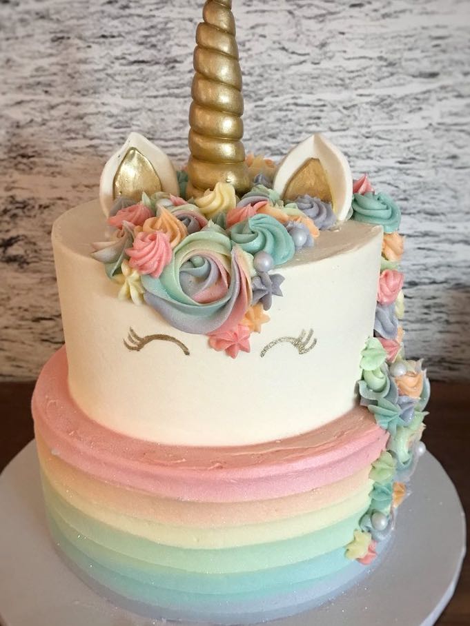 Unicorn cakes 2 tier, Customised Cakes, Food & Drinks ...
