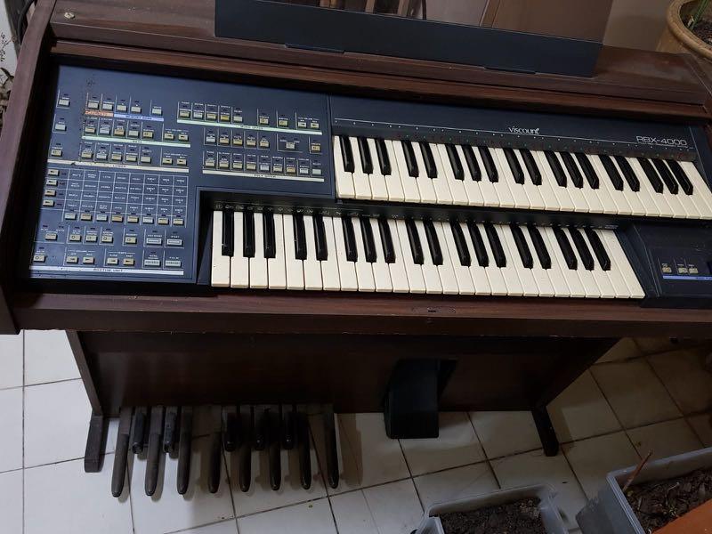 Viscount top electronic organ