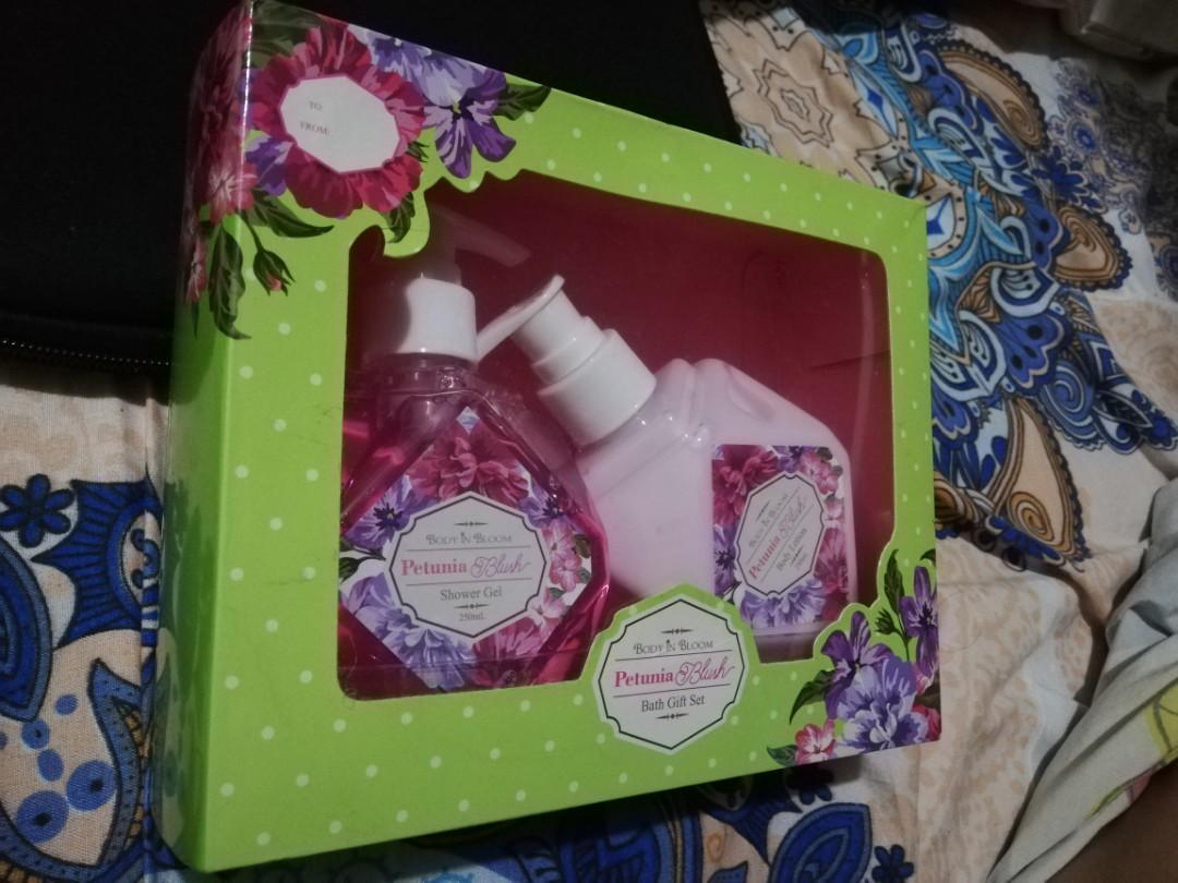Watsons lotion and shower gel gift set, Beauty & Personal Care, Bath