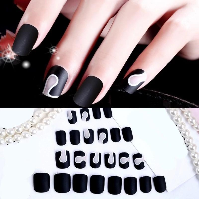24pc Fashion Geometric Matte False Nails Black White Full