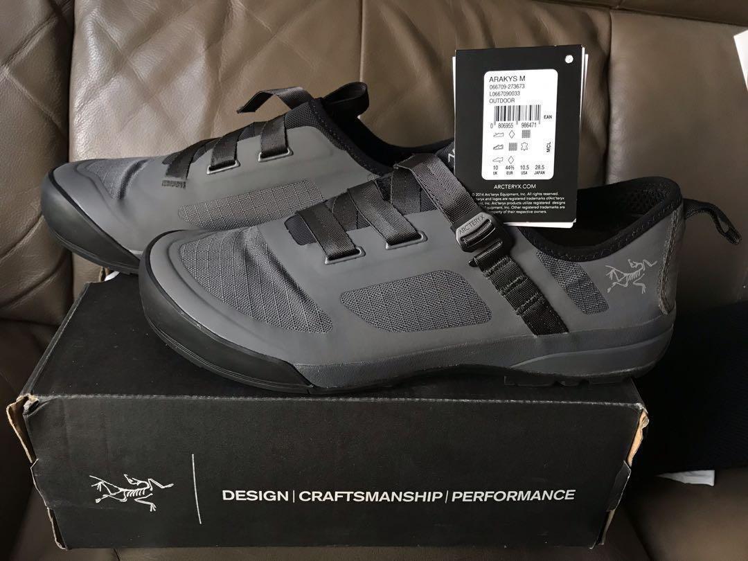 Arc'teryx Arcteryx Hiking Shoes Arakys M, 男裝, 鞋, 西裝鞋- Carousell