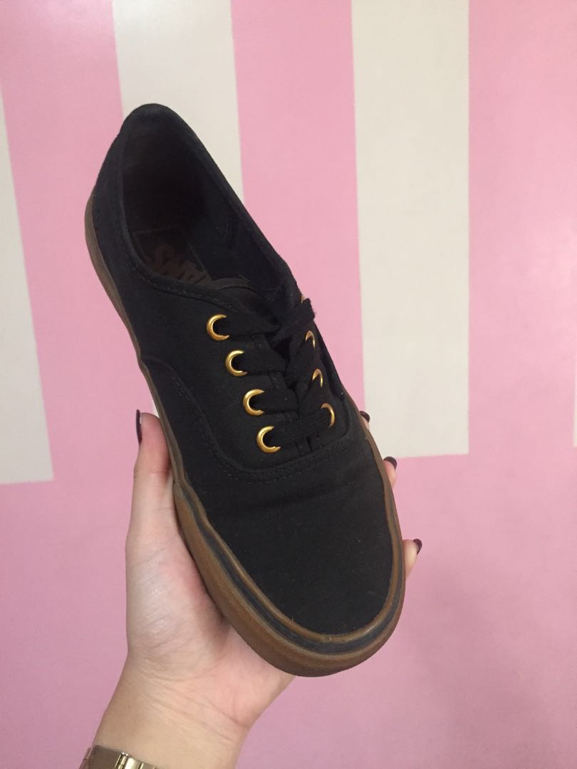 vans authentic black gum sole