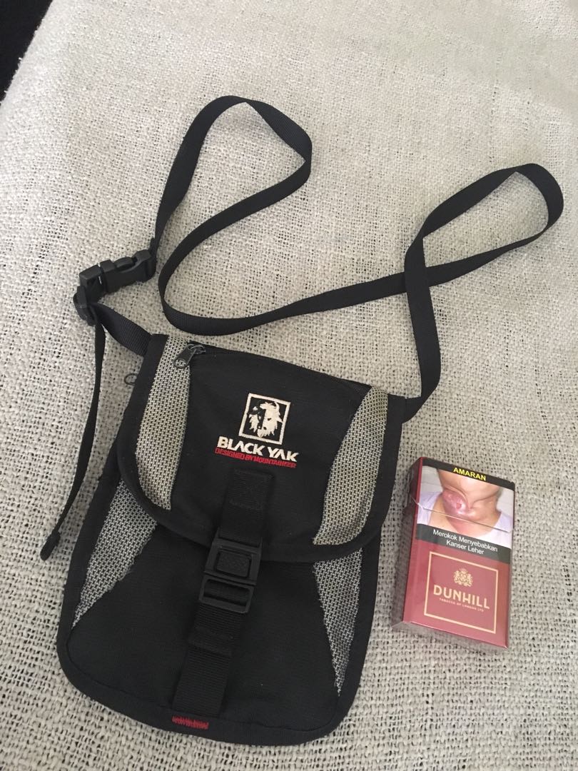 Black yak online sling bag
